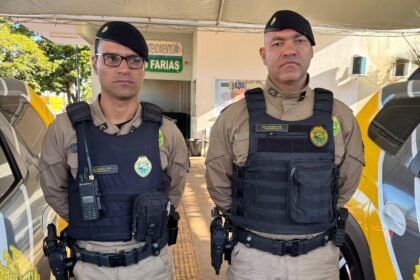 sargento Amaral e pelo cabo Moisés